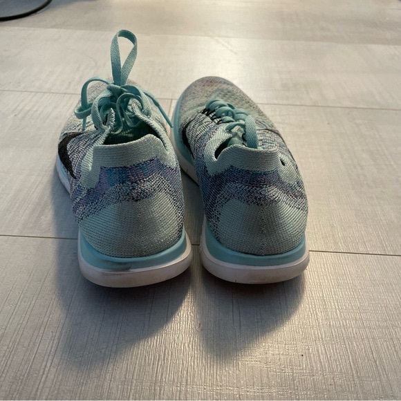 Nike Knit Free Runs Turquoise Blue Size 6 - Picture 4 of 4